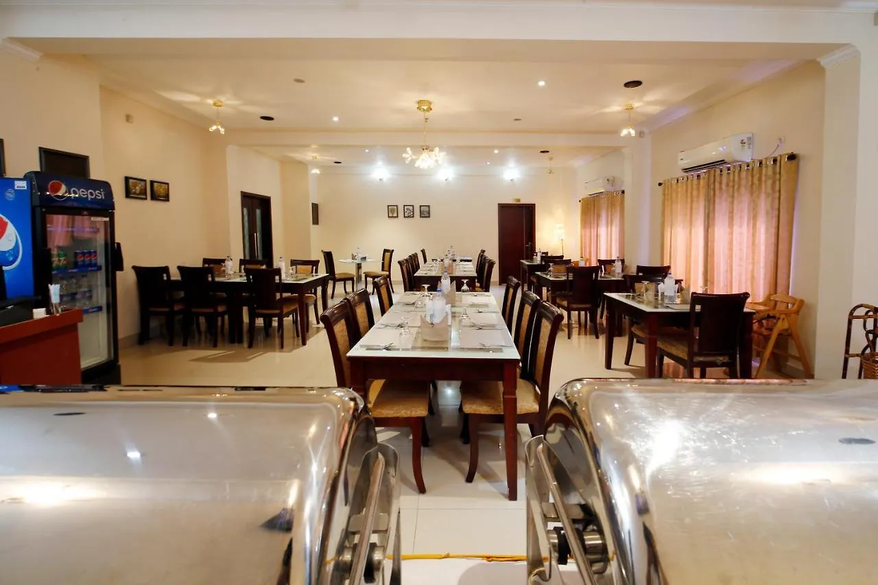 Rose International Hotel Nilambūr 4*,