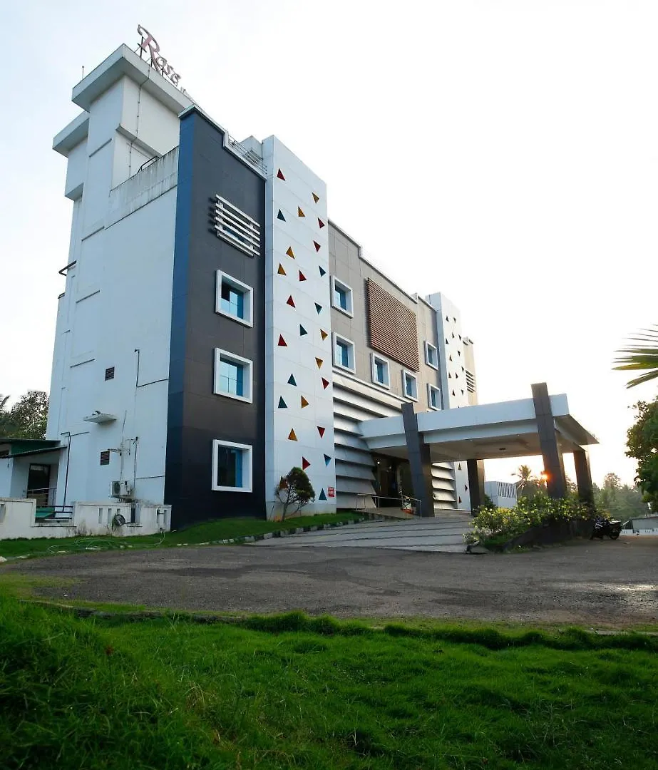Rose International Hotel Nilambūr
