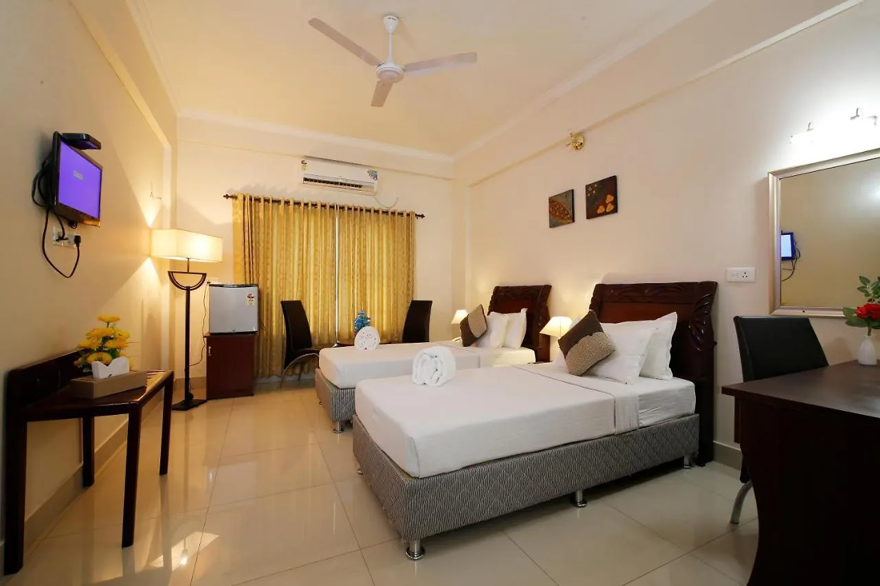 Rose International Hotel Nilambūr