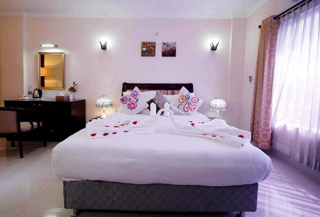 Rose International Hotel Nilambūr 4*,