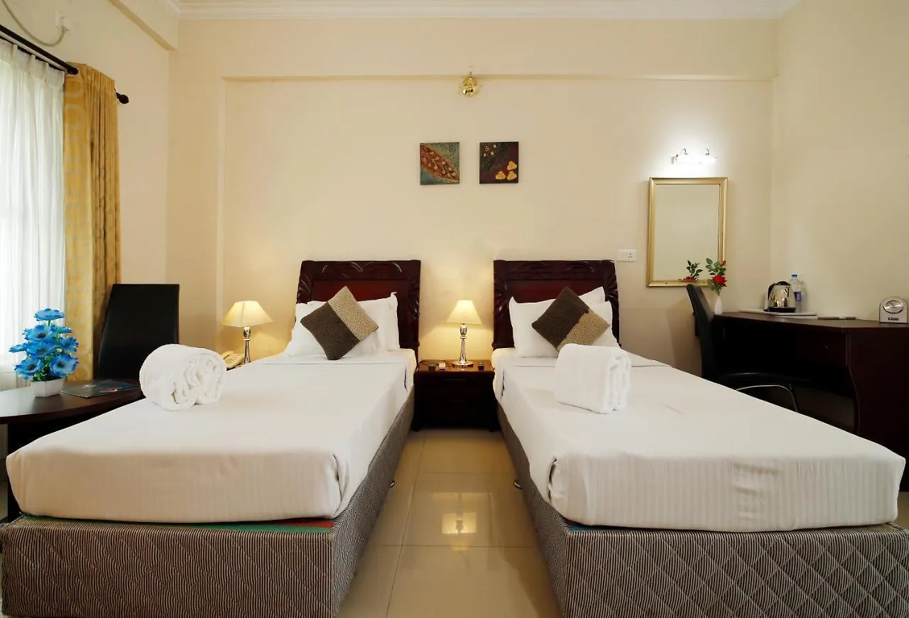 Rose International Hotel Nilambūr